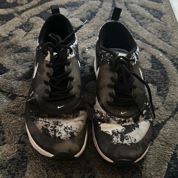 Nike Air Max Thea, size 6, color: black, silver and white - Picture 1 of 3